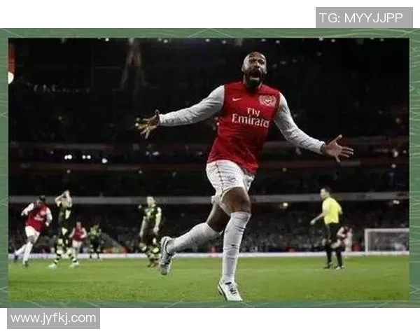 亨利:14号传奇足球明星的辉煌历程与不朽影响 亨利:14号传奇足球明星的辉煌历程与不朽影响