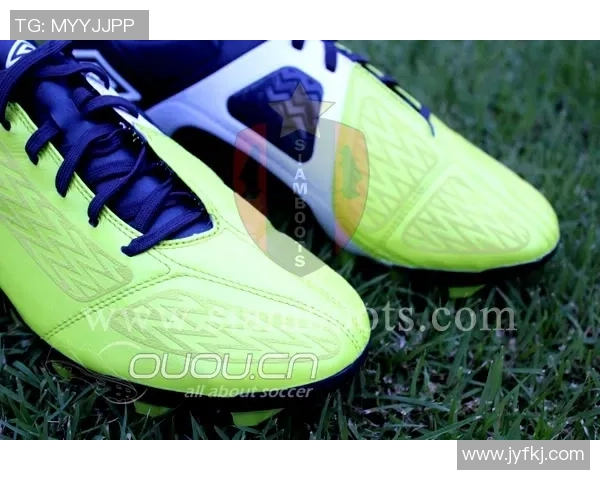 豹子足球鞋助力足球明星展现卓越球技与风采 豹子足球鞋助力足球明星展现卓越球技与风采