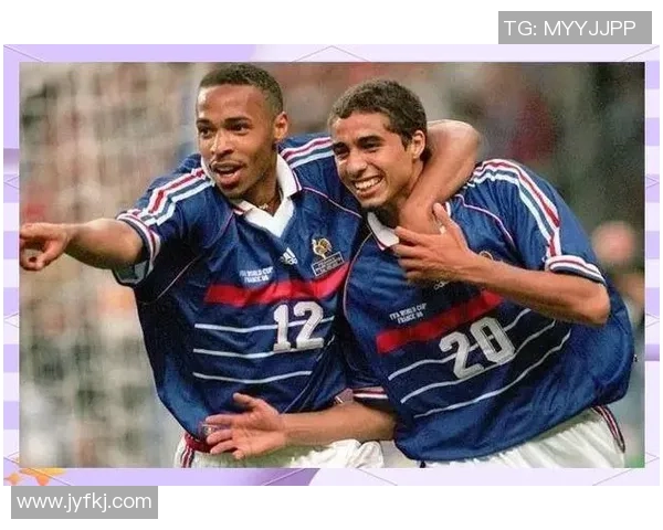 足球明星10号队徽的传奇故事与背后的荣耀传承 足球明星10号队徽的传奇故事与背后的荣耀传承