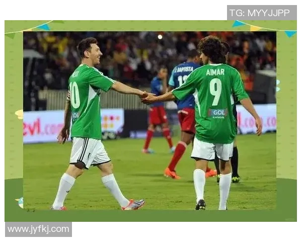 绿球袜足球明星的传奇之路与辉煌成就揭秘 绿球袜足球明星的传奇之路与辉煌成就揭秘