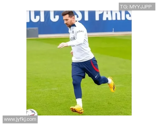 梅西跨界挑战篮球赛场展现全能运动员风采引发热议