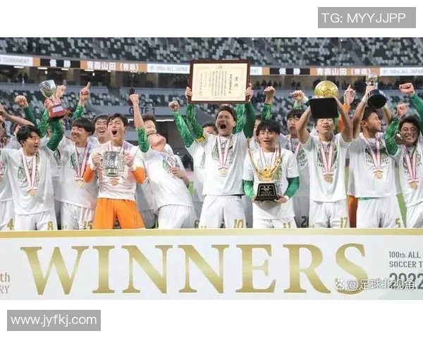 深圳足球队在世锦赛中的比赛经验与表现分析与点评