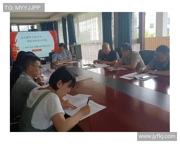 南京羽毛球队在世界锦标赛中的团队协作表现分析与点评